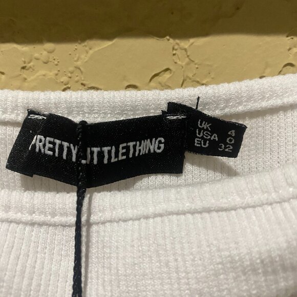 Pretty Little Thing | White Crop Top Basic, Size US 0 - Picture 2 of 3